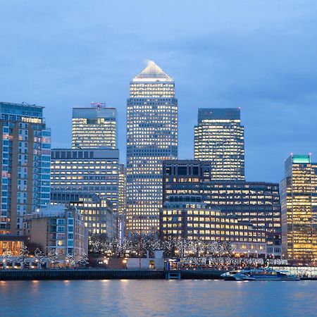 Entire Apartment Next To Canary Wharf In London Exterior foto