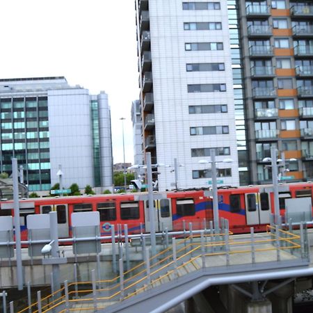 Entire Apartment Next To Canary Wharf In London Exterior foto