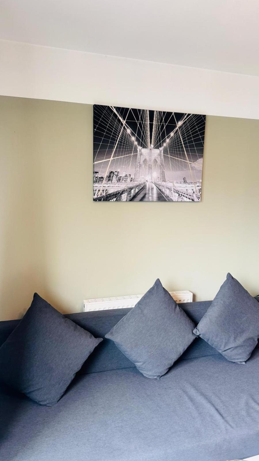 Entire Apartment Next To Canary Wharf In London Exterior foto
